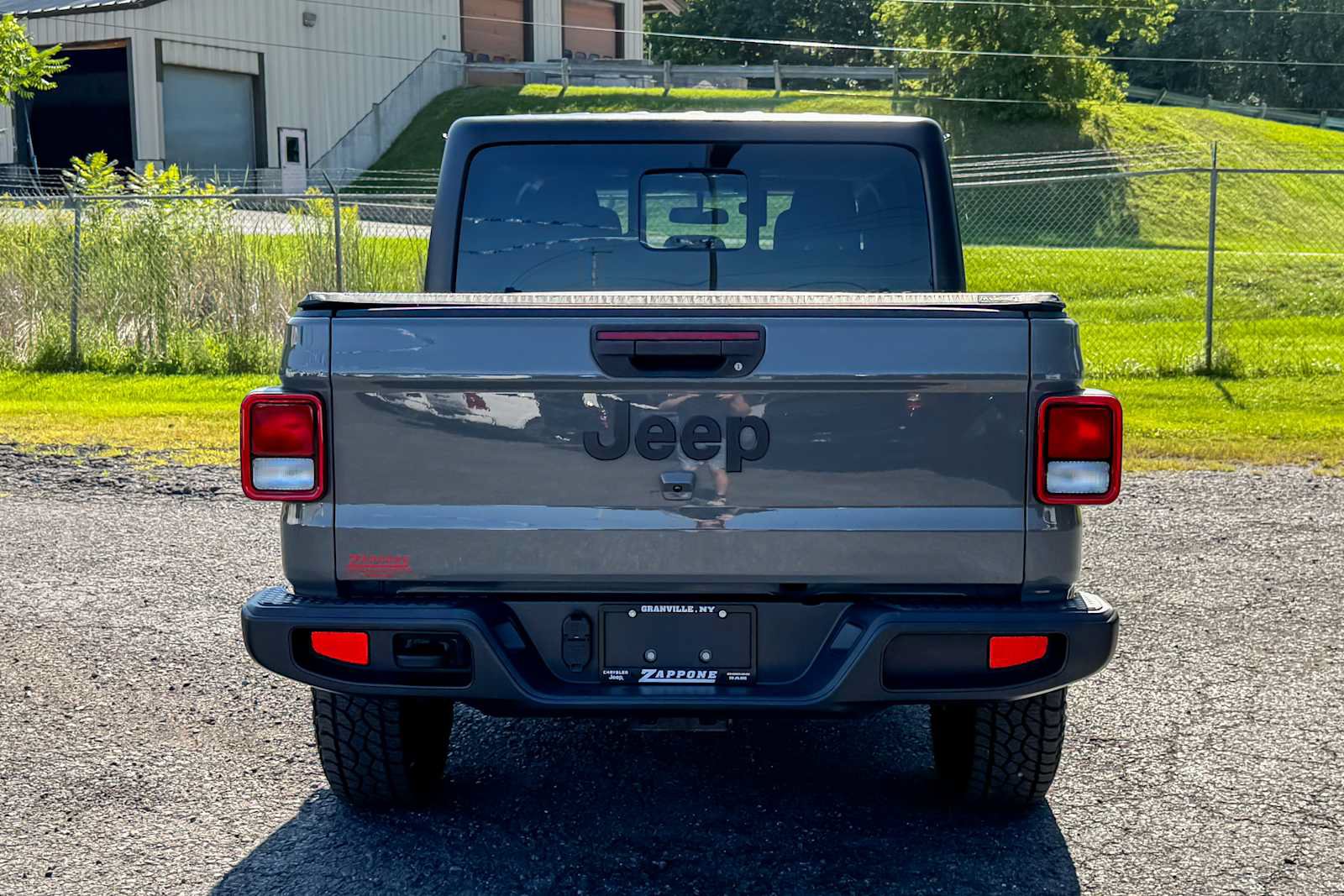 Used 2022 Jeep Gladiator Sport AWD/4WD image 4