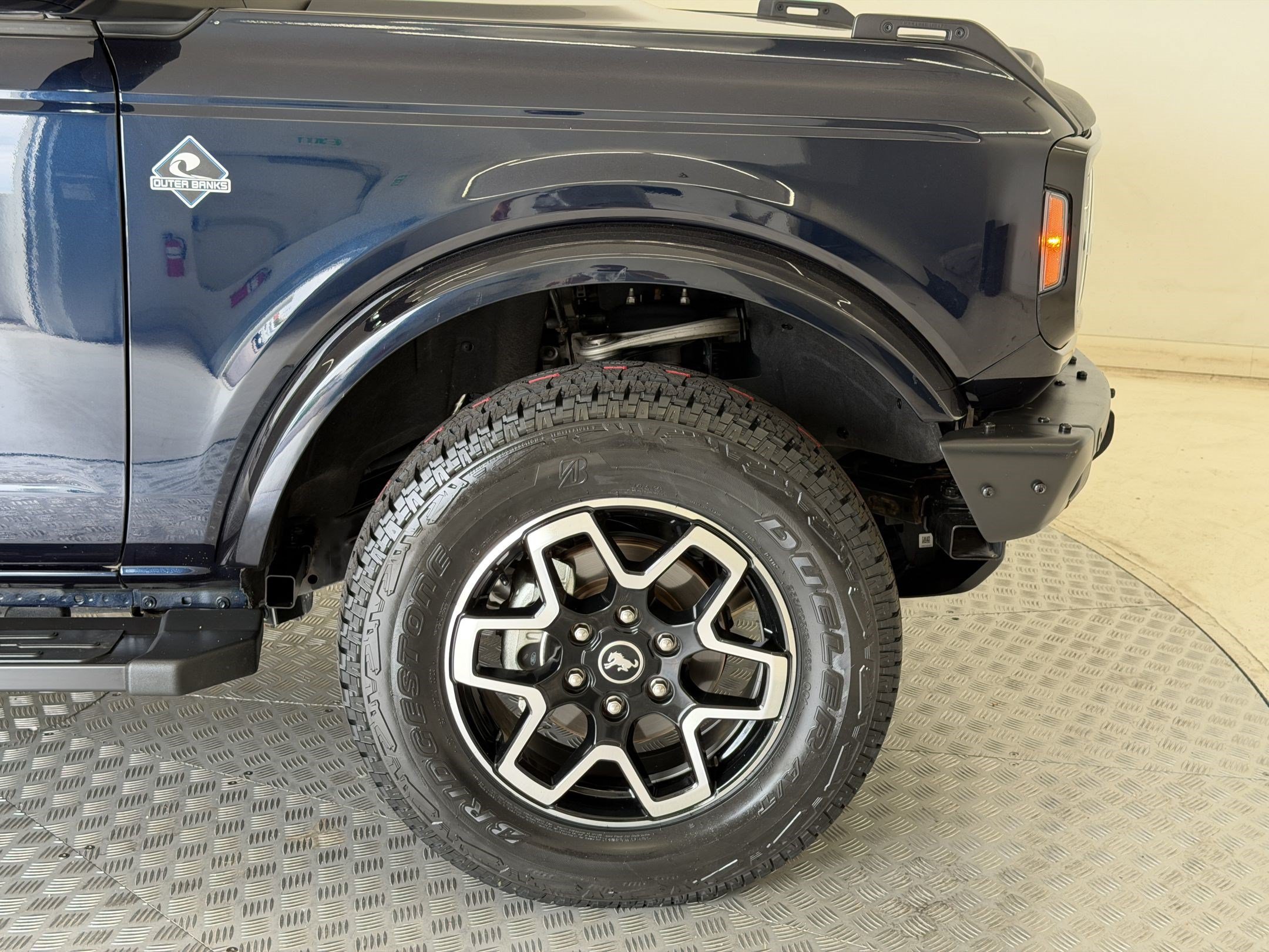 Used 2021 Ford Bronco Outer Banks AWD/4WD image 13