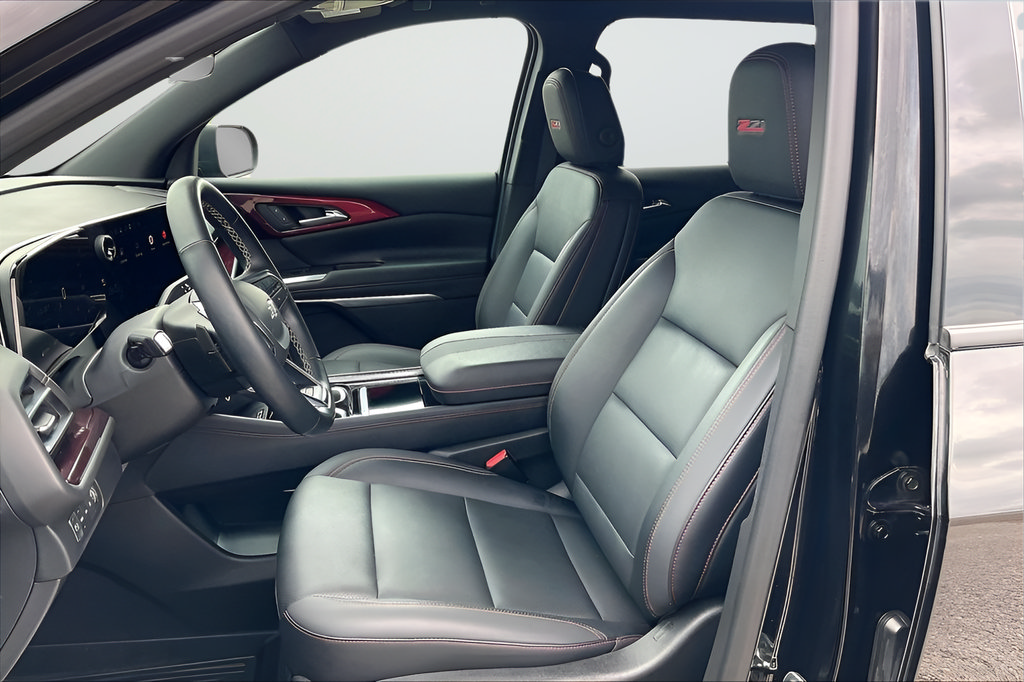 Used 2025 Chevrolet Traverse Z71 AWD/4WD image 18