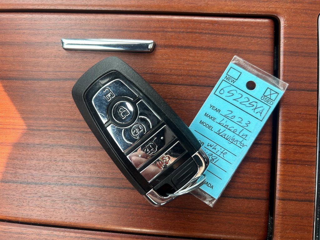 Used 2023 Lincoln Navigator Reserve image 38