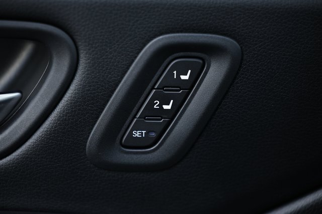 Used 2025 Honda Pilot TrailSport image 16