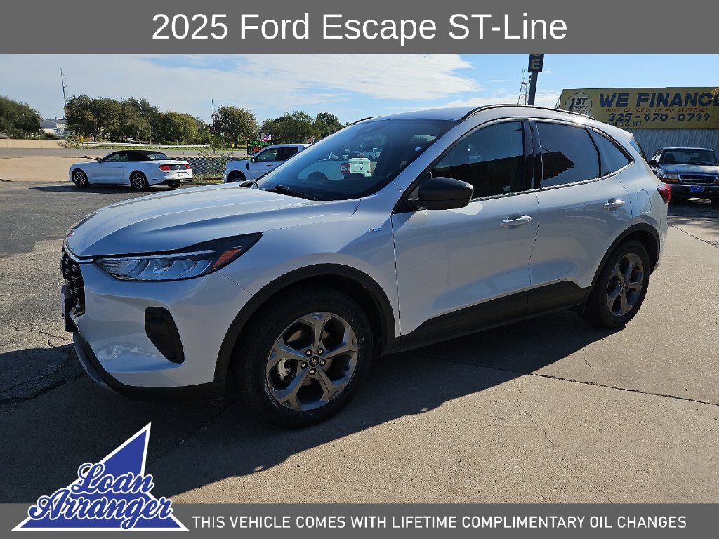 Used 2025 Ford Escape ST-Line FWD image 5