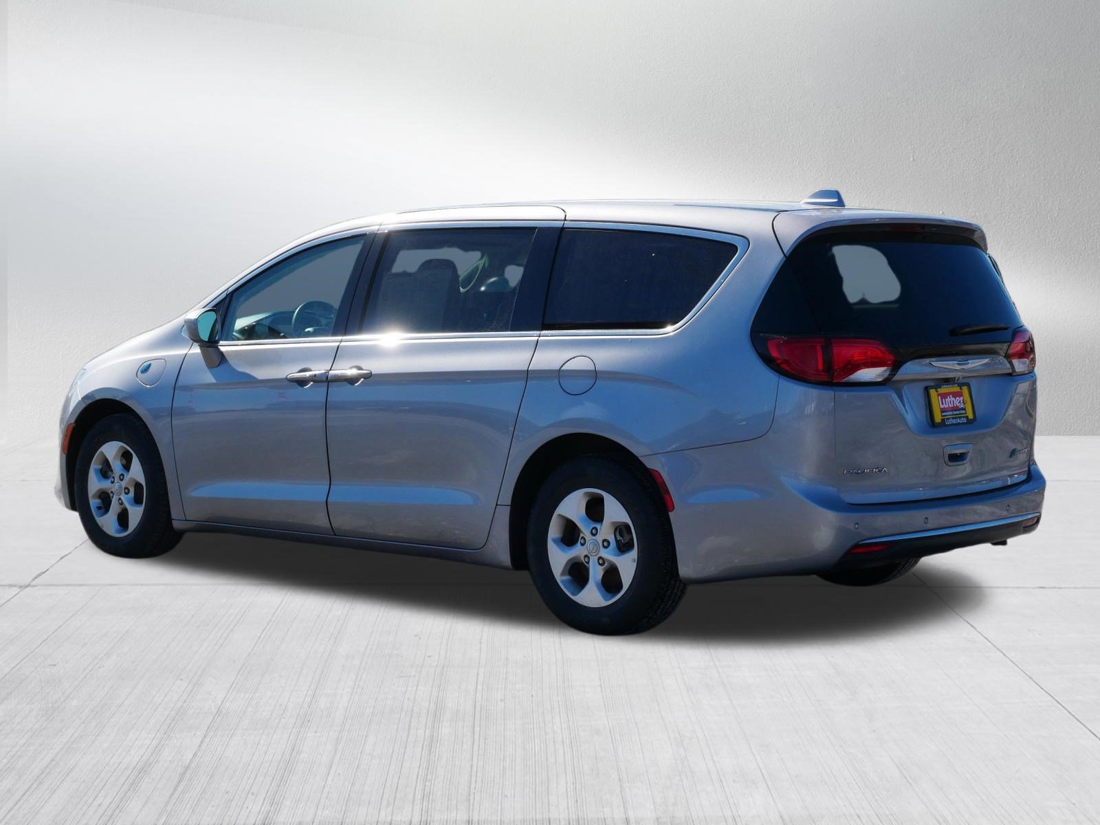 Used 2018 Chrysler Pacifica Touring Plus image 5