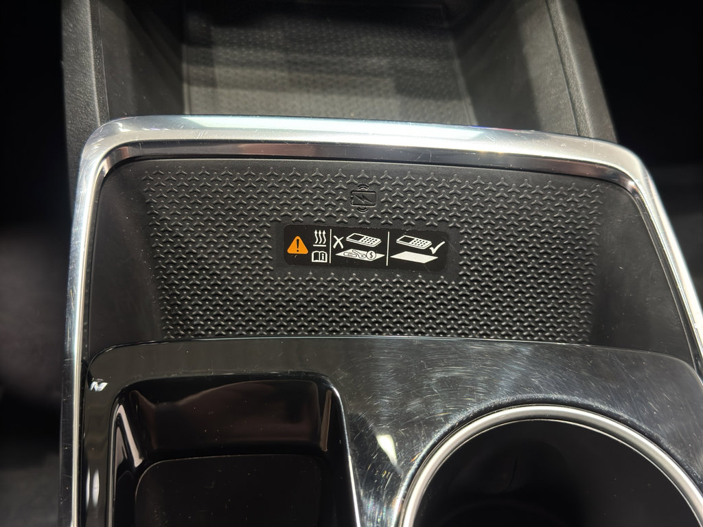 Used 2025 Chevrolet Equinox LT w/ Convenience Package II image 32