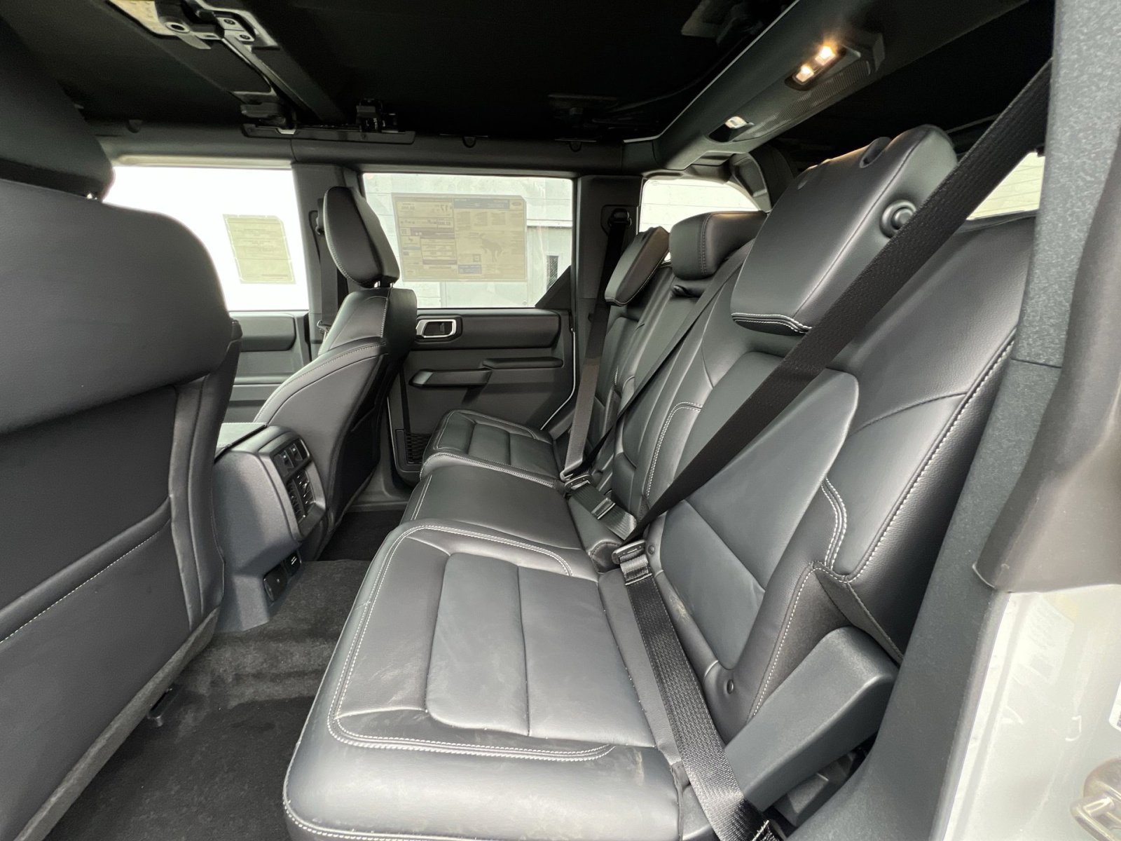 New 2026 Ford Bronco Outer Banks w/ Sasquatch Package image 24