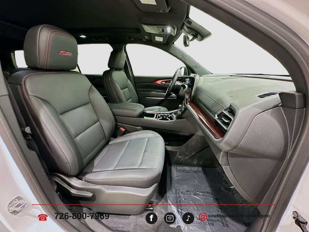 Used 2025 Chevrolet Traverse Z71 w/ Enhanced Driving Package AWD/4WD image 32