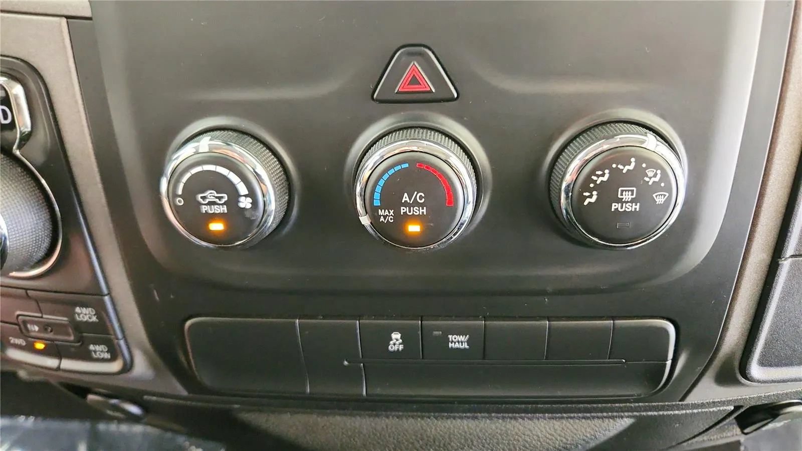 Used 2015 RAM 1500 Express AWD/4WD image 28