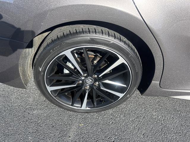 Used 2018 Toyota Camry XSE image 7