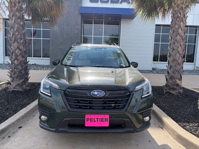 Used 2022 Subaru Forester Premium AWD/4WD image 2