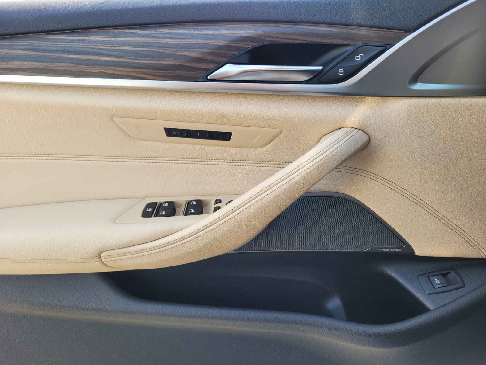 Used 2023 BMW 530i w/ Premium Package image 21