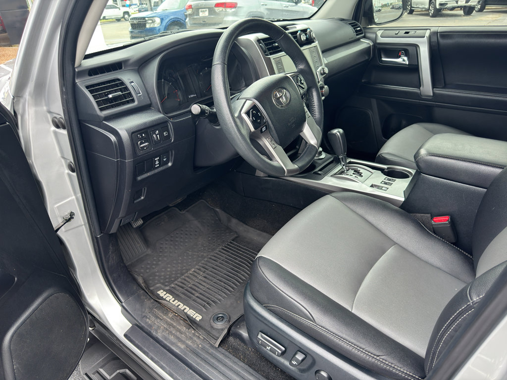 Used 2022 Toyota 4Runner SR5 Premium image 9
