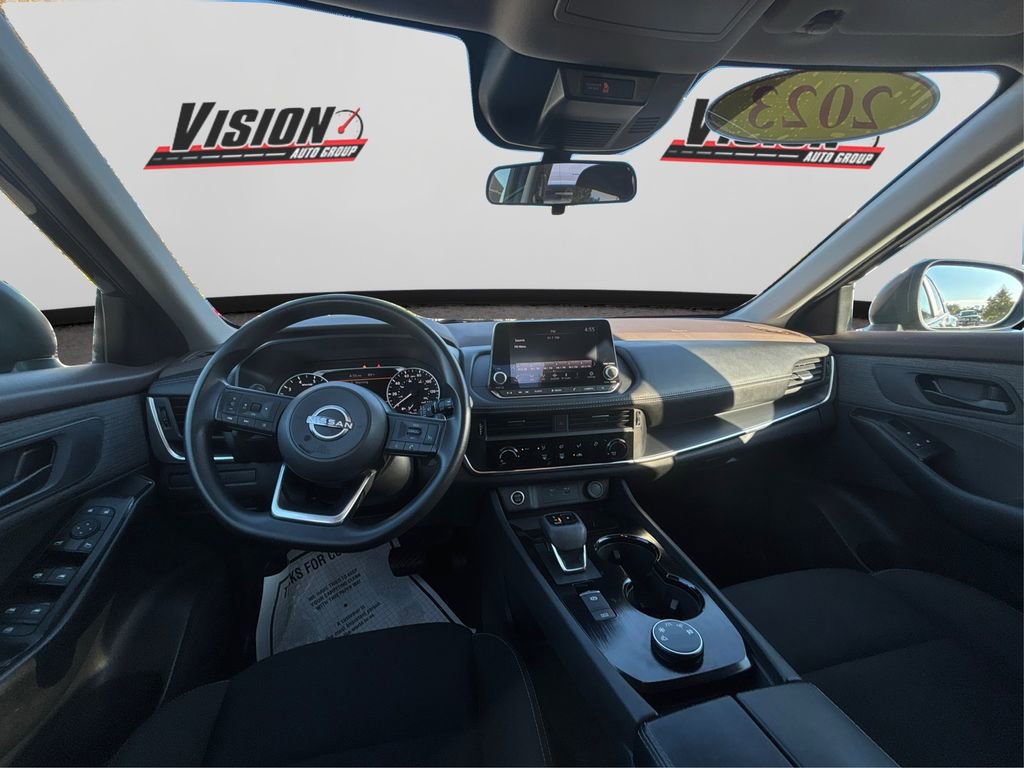 Used 2023 Nissan Rogue S image 25
