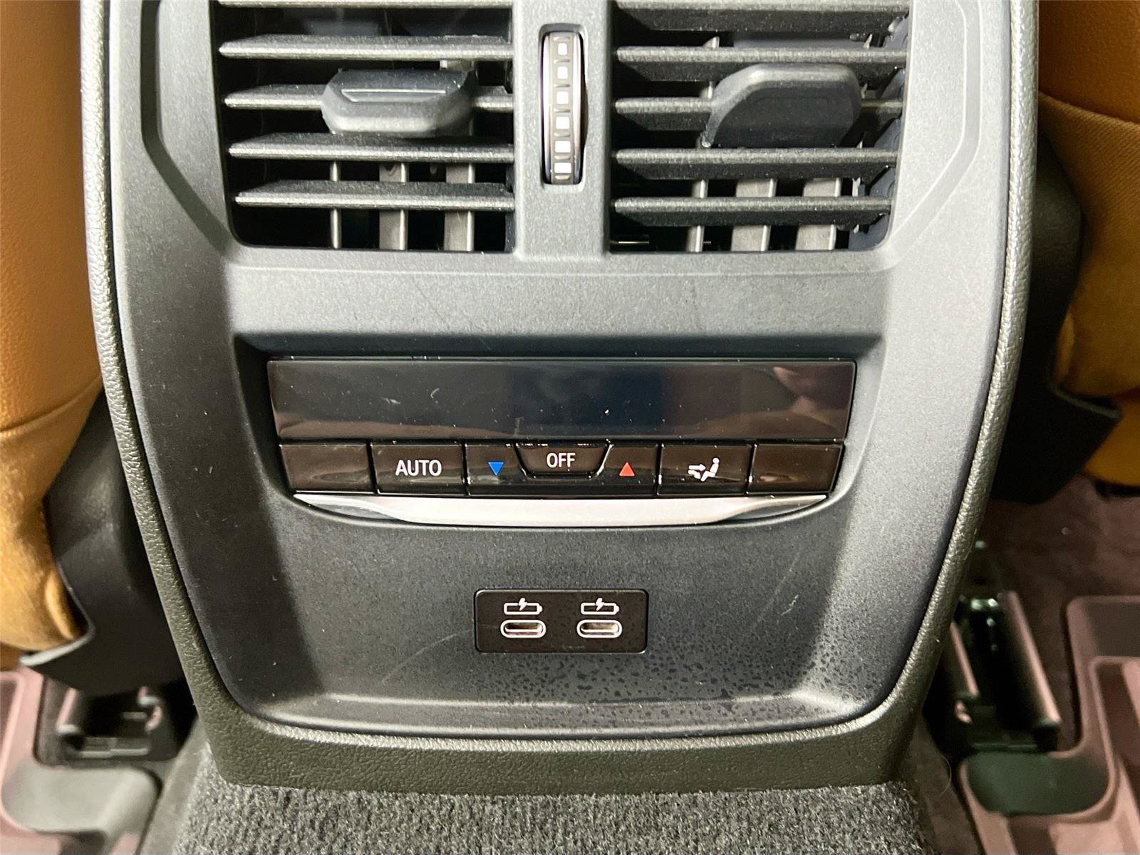 Used 2022 BMW 330i xDrive Sedan w/ Premium Package 2 AWD/4WD image 25