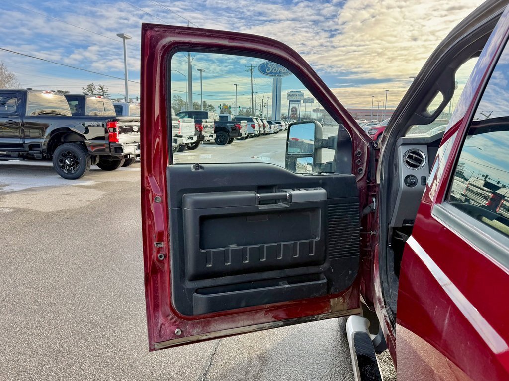 Used 2013 Ford F350 Lariat w/ Lariat Interior Pkg image 12