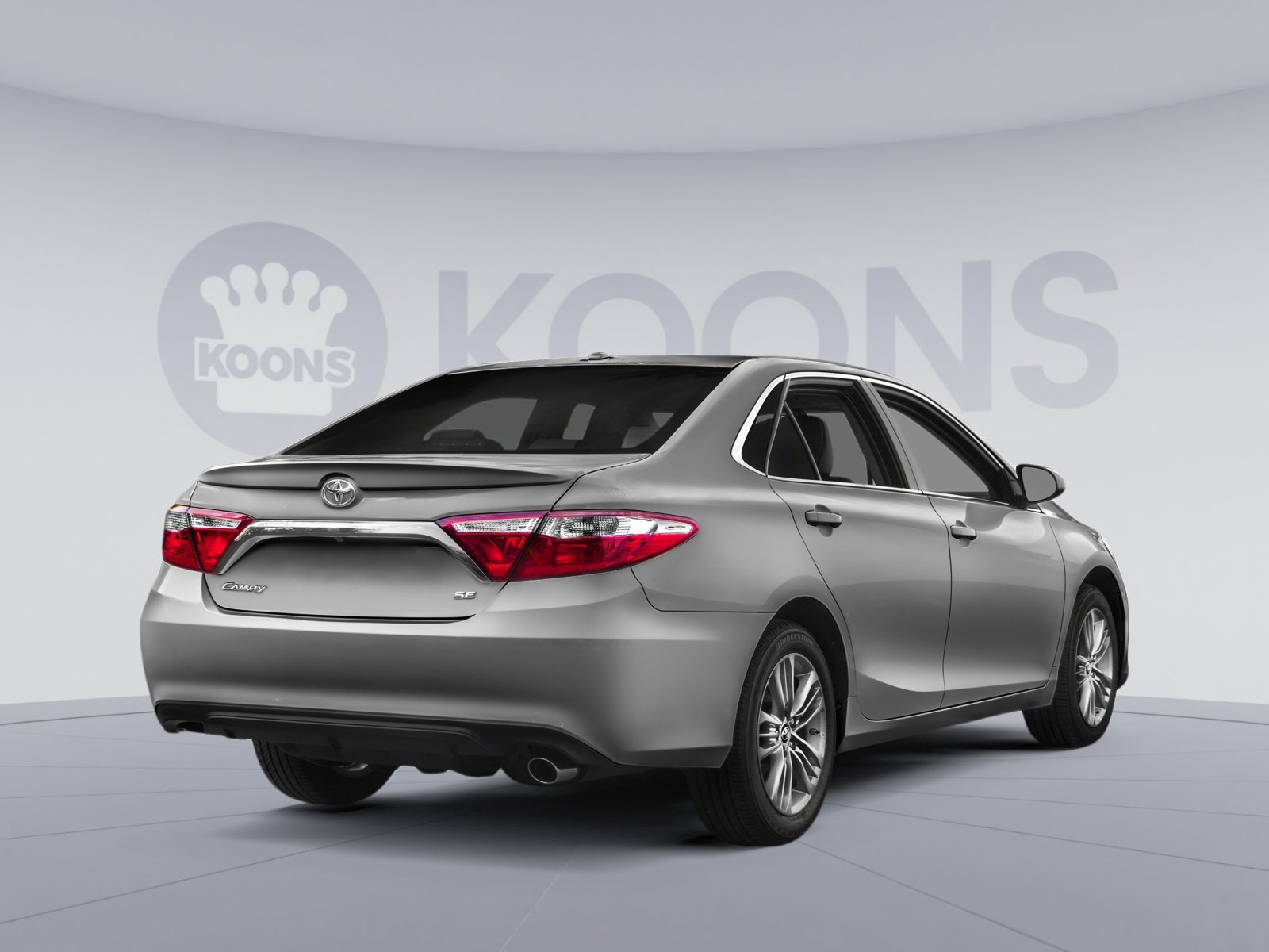 Used 2017 Toyota Camry XSE FWD image 2