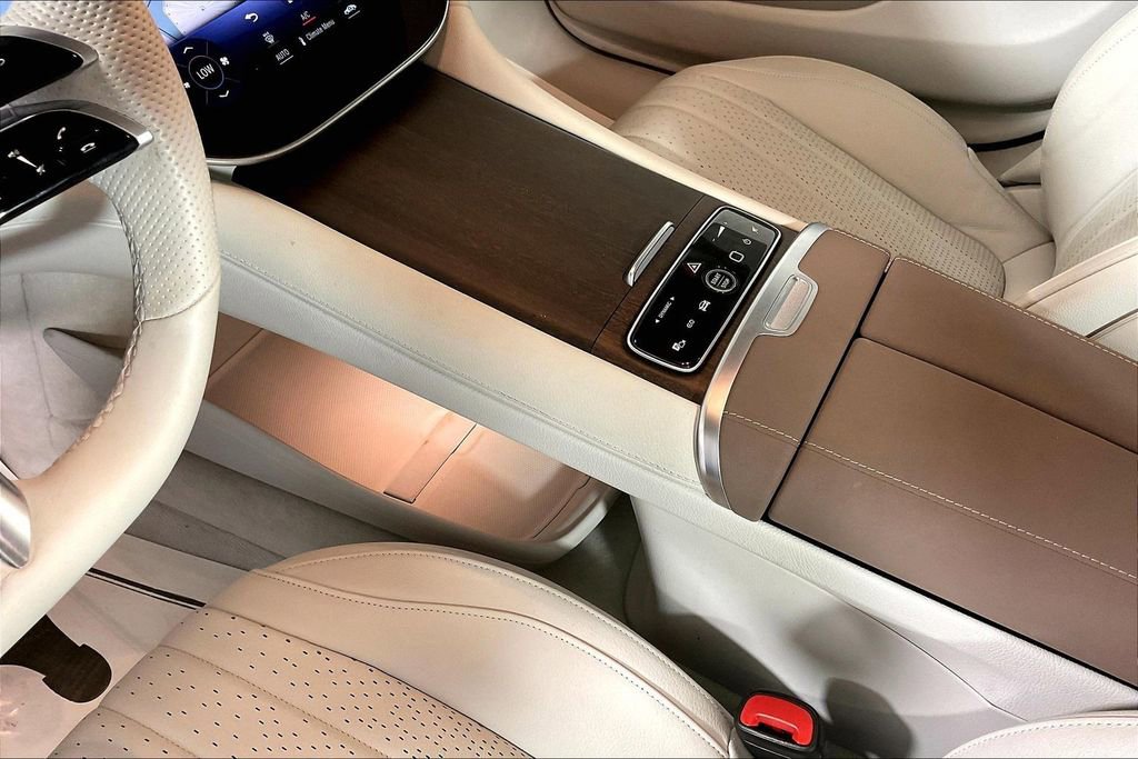 Used 2022 Mercedes-Benz EQS 580 4MATIC Sedan image 16