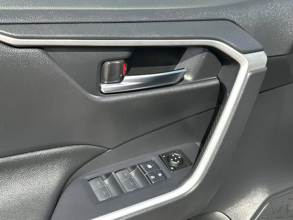 Used 2022 Toyota RAV4 XLE w/ Convenience Package AWD/4WD image 19