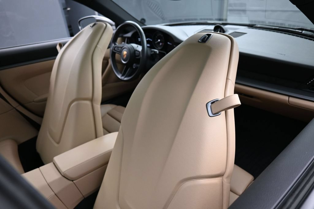 Certified 2022 Porsche 911 Carrera RWD image 24