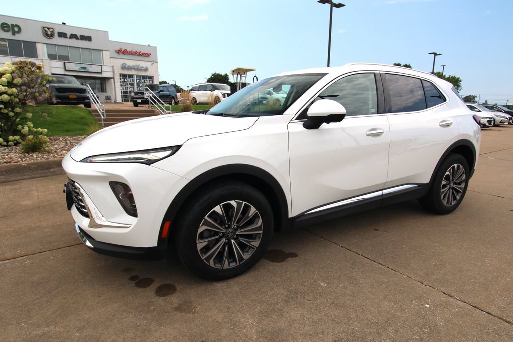 Used 2024 Buick Envision Preferred AWD/4WD image 18