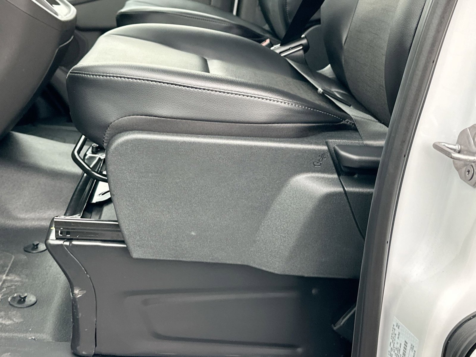 New 2026 Ford Transit 250 148 Medium Roof w/ Load Area Protection Package image 14