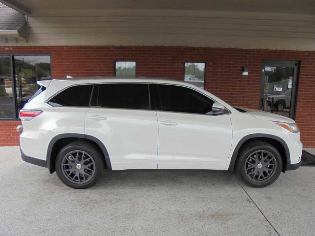 Used 2014 Toyota Highlander Limited AWD/4WD image 2