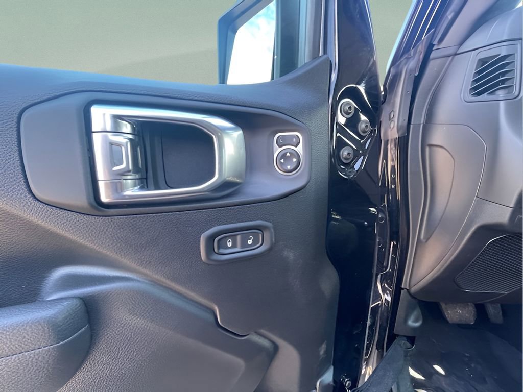 New 2025 Jeep Gladiator Sport image 7