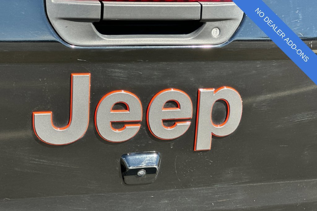 Used 2022 Jeep Gladiator Mojave w/ LED Lighting Group AWD/4WD image 32