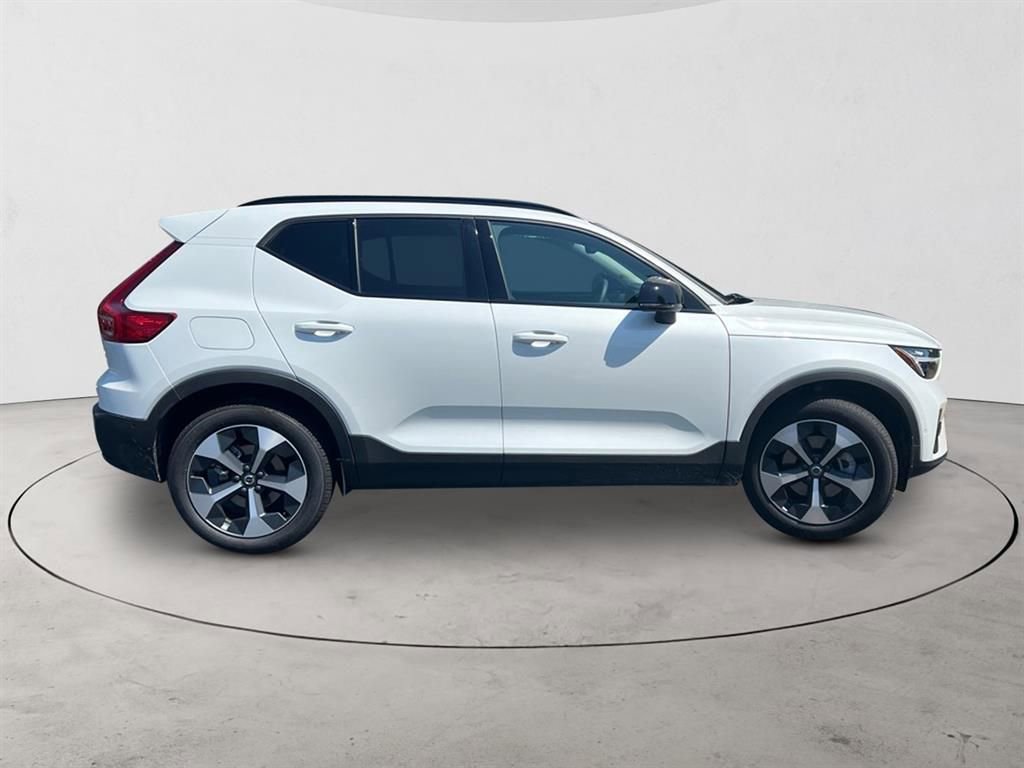 New 2026 Volvo XC40 B5 Plus w/ Protection Package Premier AWD/4WD image 6