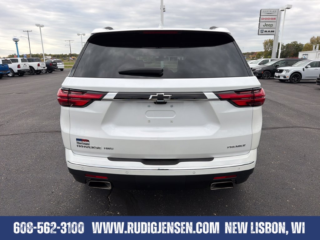 Used 2023 Chevrolet Traverse Premier AWD/4WD image 4