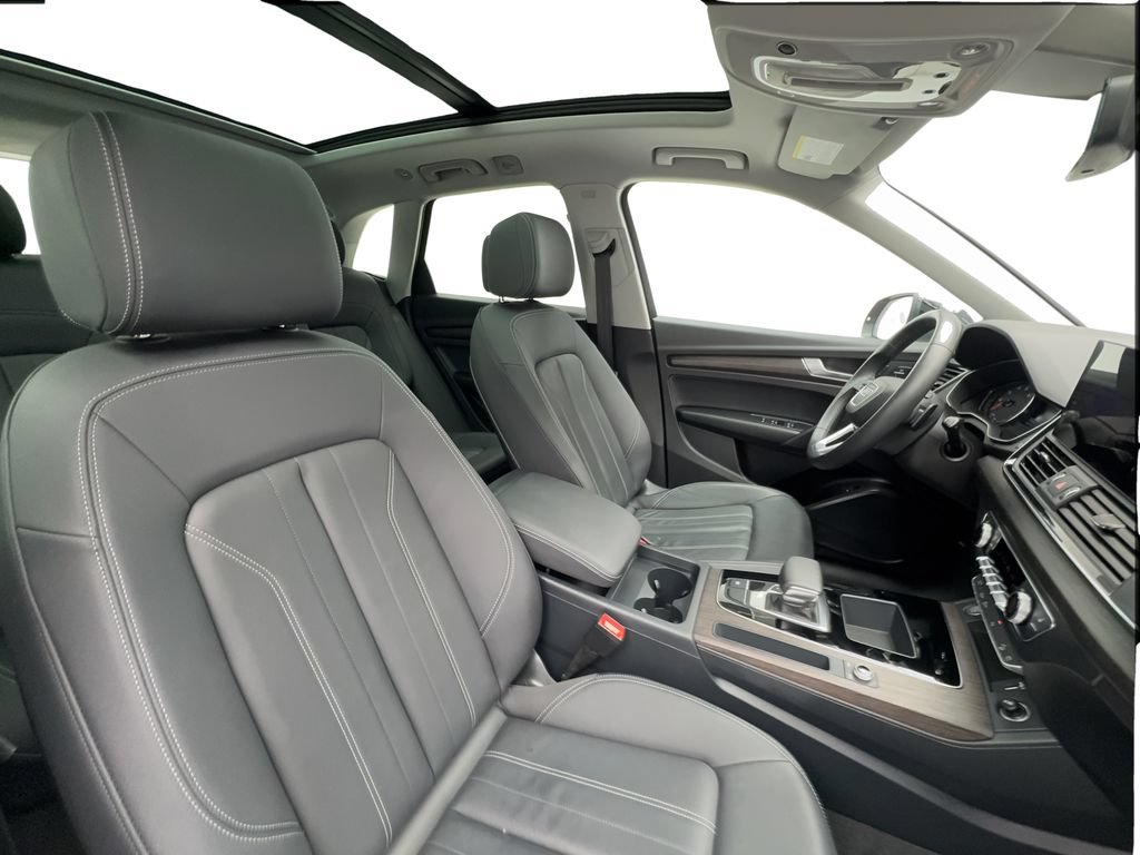 Used 2023 Audi Q5 2.0T Premium w/ Convenience Package AWD/4WD image 29