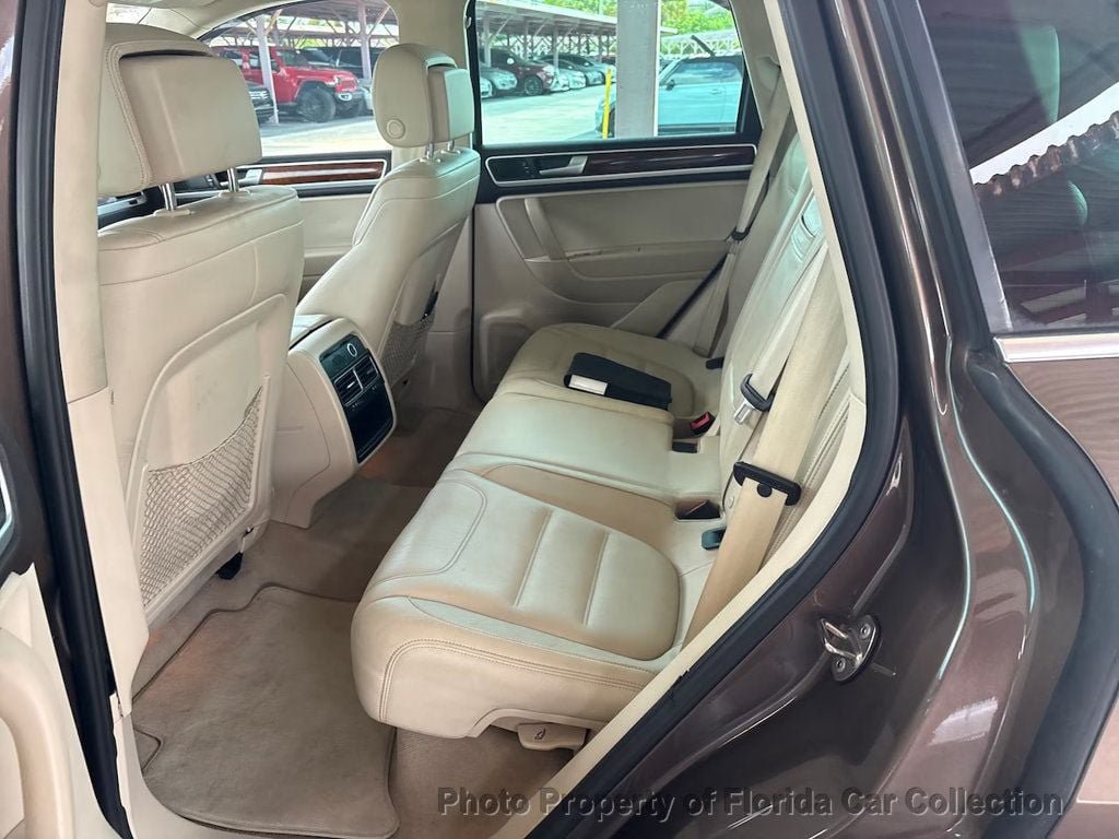 Used 2012 Volkswagen Touareg VR6 AWD/4WD image 10
