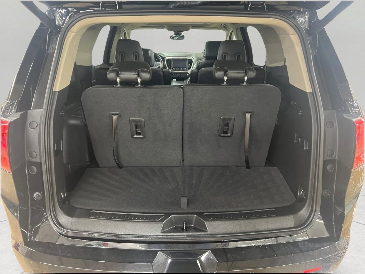 Used 2019 GMC Acadia Denali w/ Technology Package image 13