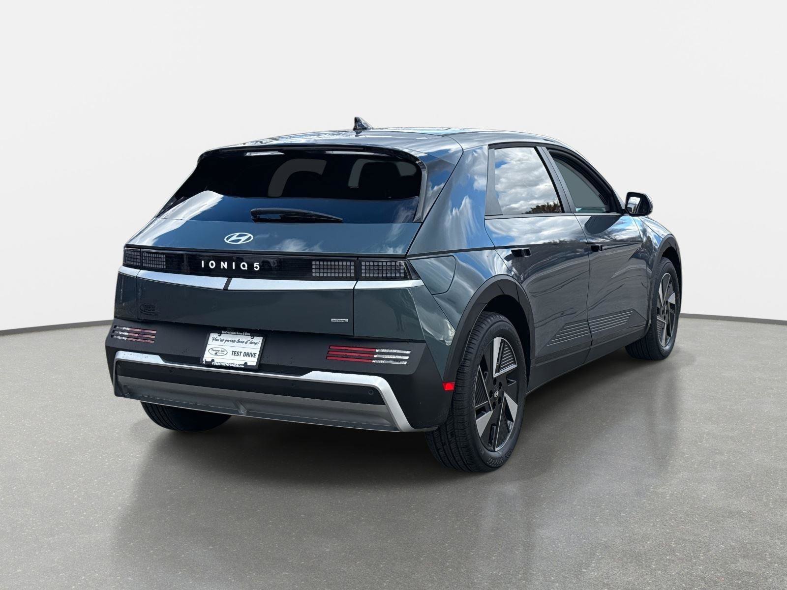 New 2026 Hyundai Ioniq 5 SE image 5