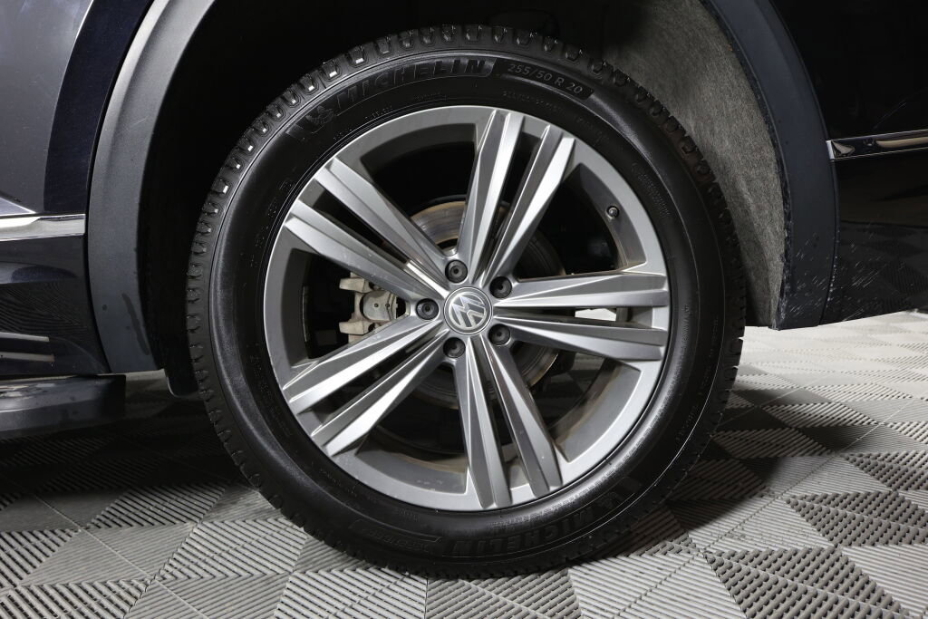 Used 2019 Volkswagen Atlas SEL R-Line image 8