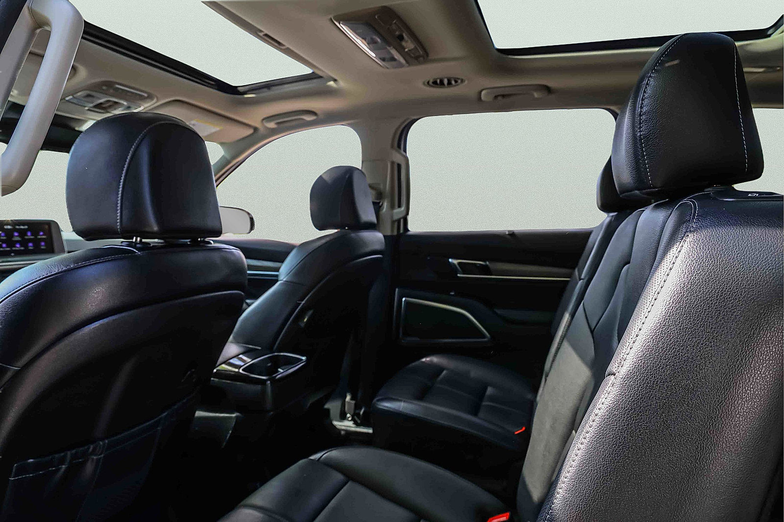 Certified 2022 Kia Telluride SX w/ Nightfall Edition Package AWD/4WD image 23