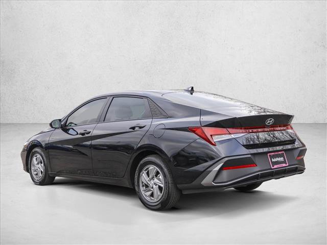 Certified 2025 Hyundai Elantra SE image 7