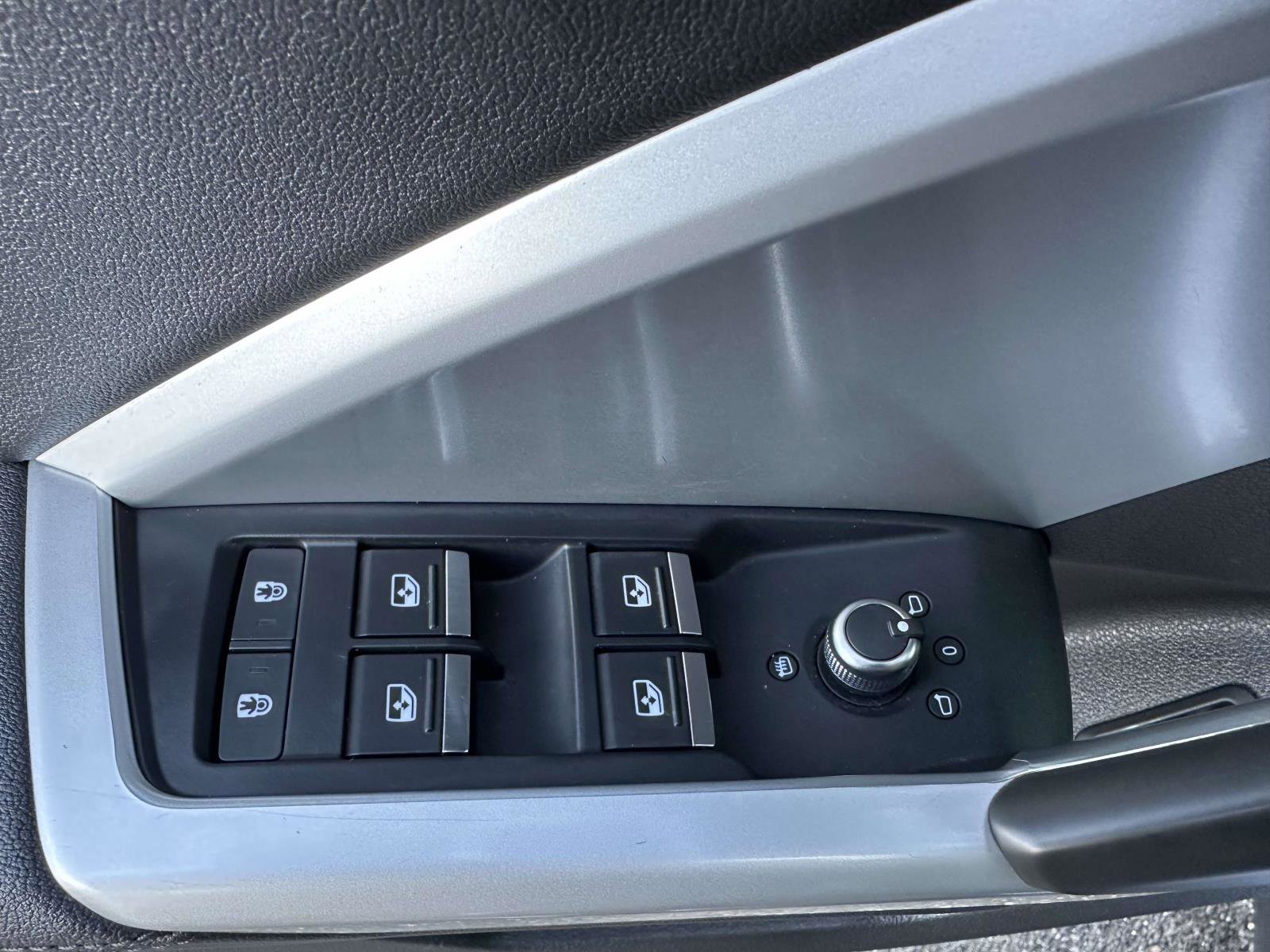 Used 2019 Audi Q3 2.0T Premium w/ Convenience Package image 15