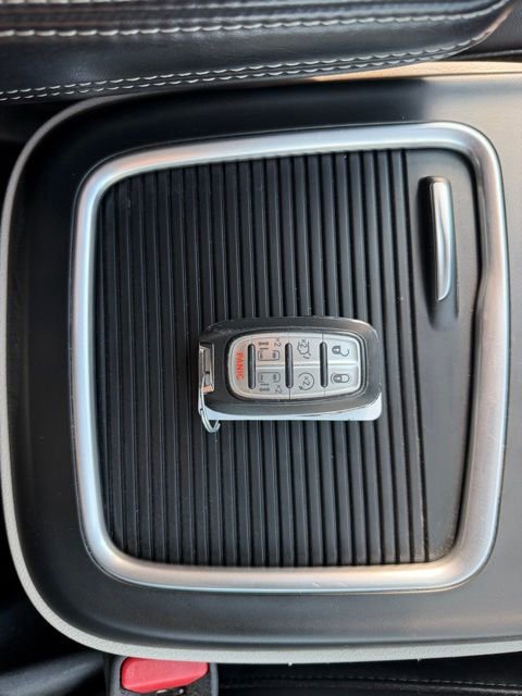 Used 2023 Chrysler Pacifica Touring-L FWD image 24