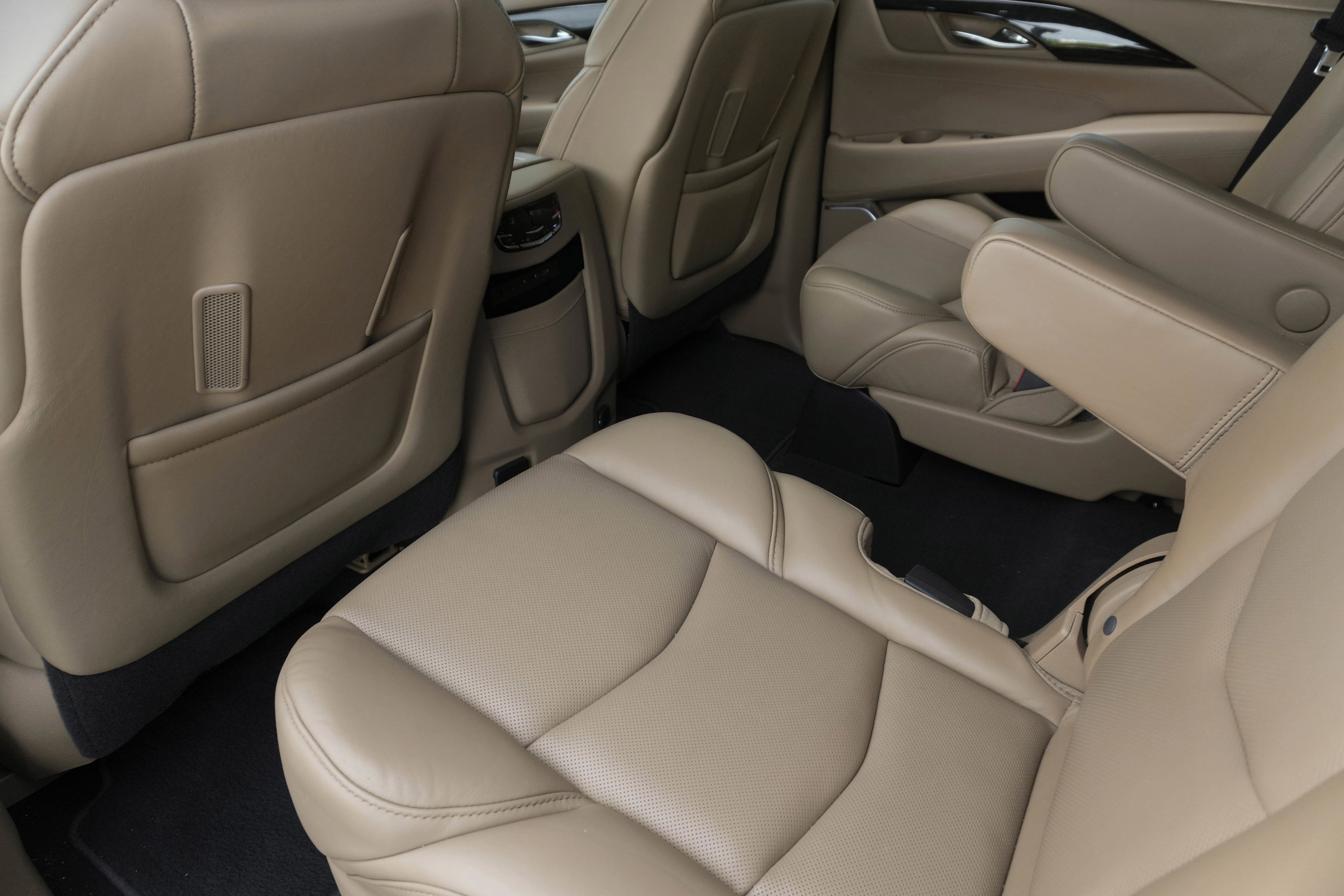 Used 2020 Cadillac Escalade Platinum AWD/4WD image 29