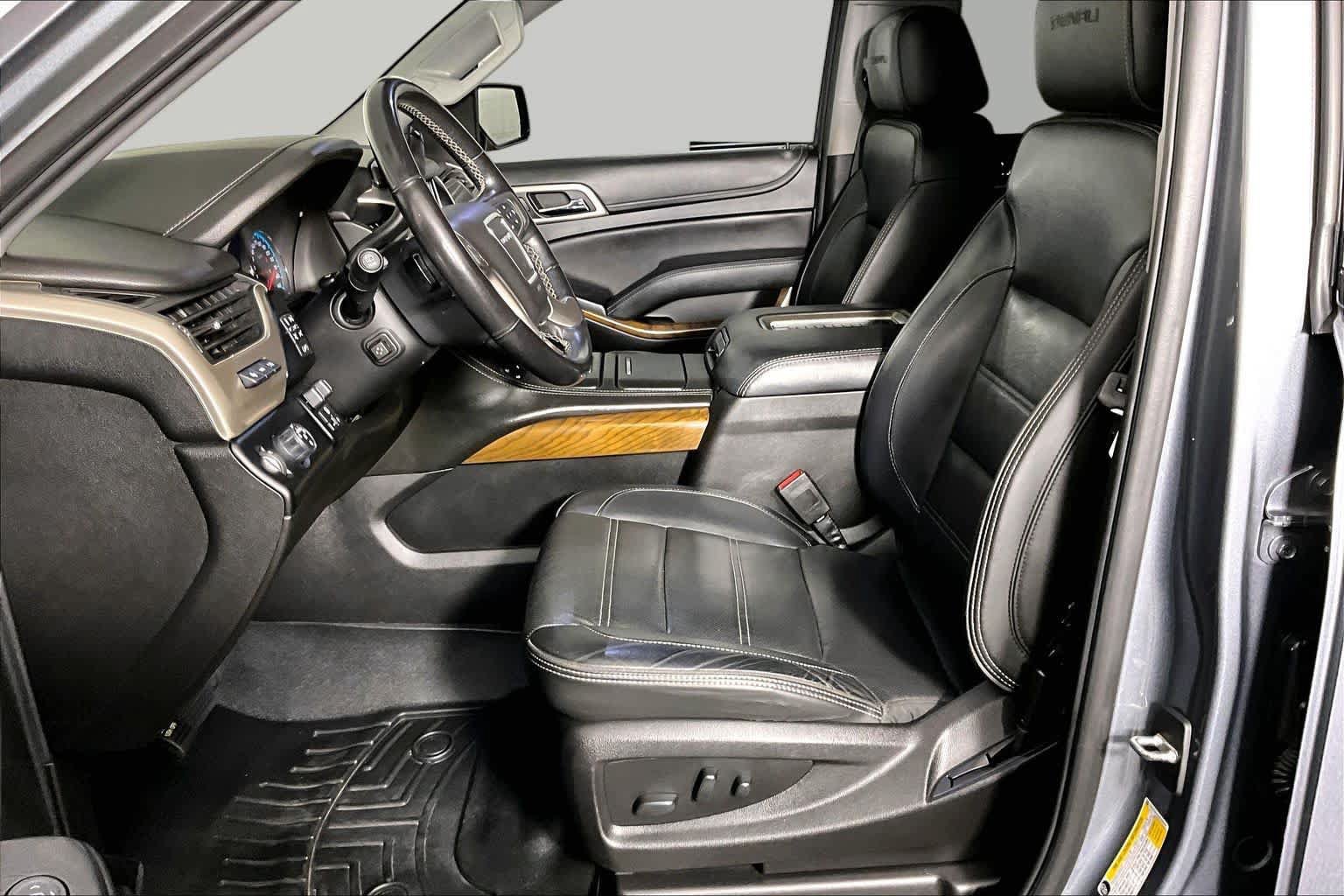 Used 2019 GMC Yukon Denali w/ Denali Ultimate Package RWD image 8