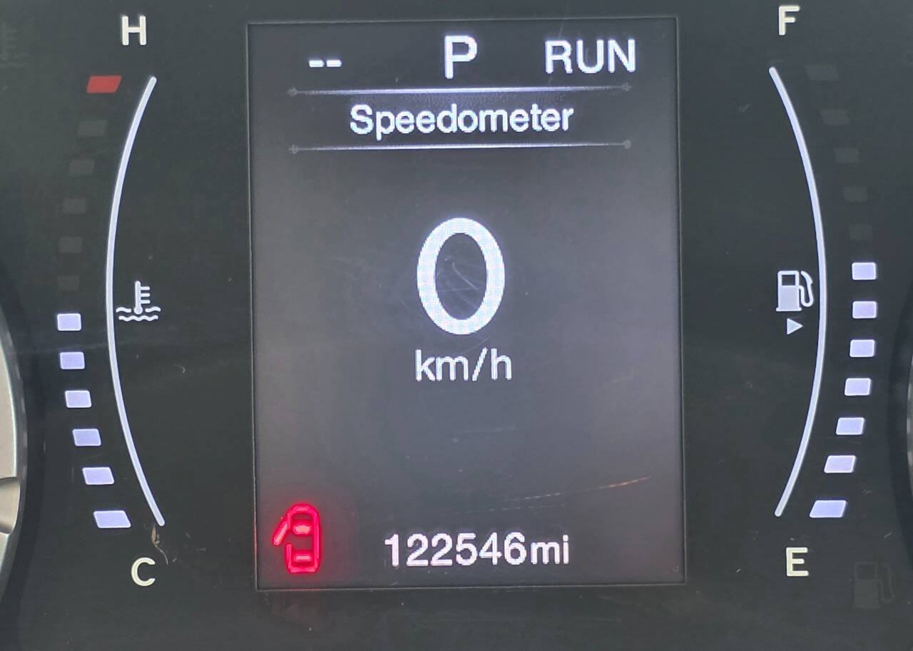 Used 2017 Jeep Renegade Latitude FWD image 16