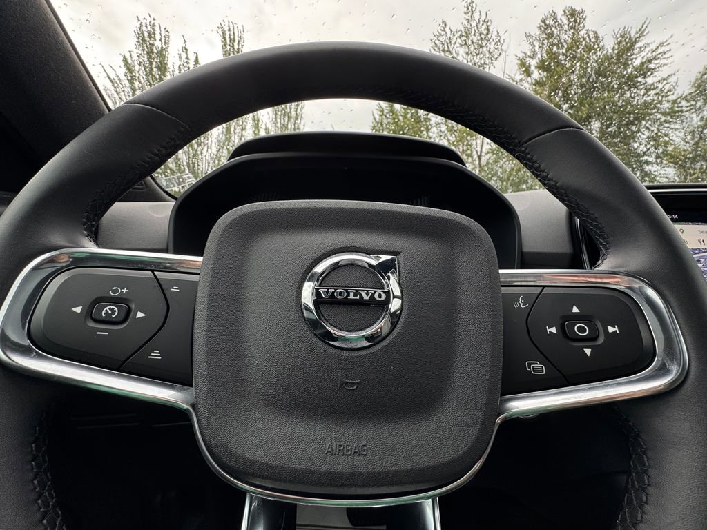 Used 2024 Volvo XC40 B5 Core AWD/4WD image 18