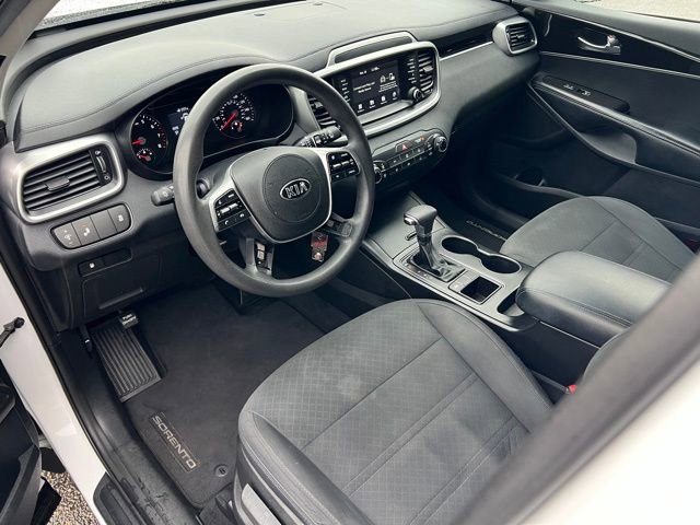 Used 2019 Kia Sorento LX image 17