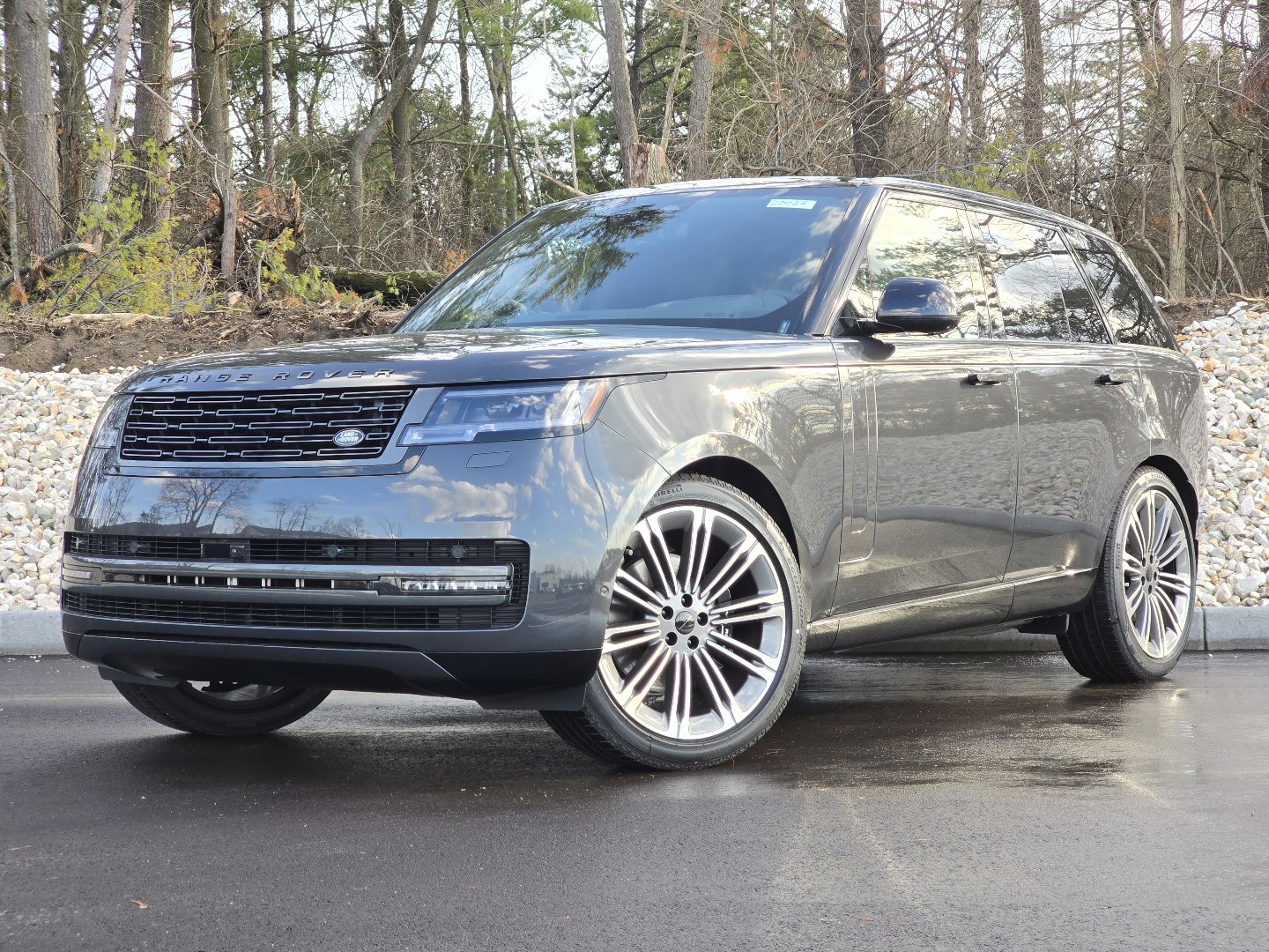 New 2026 Land Rover Range Rover SE image 2