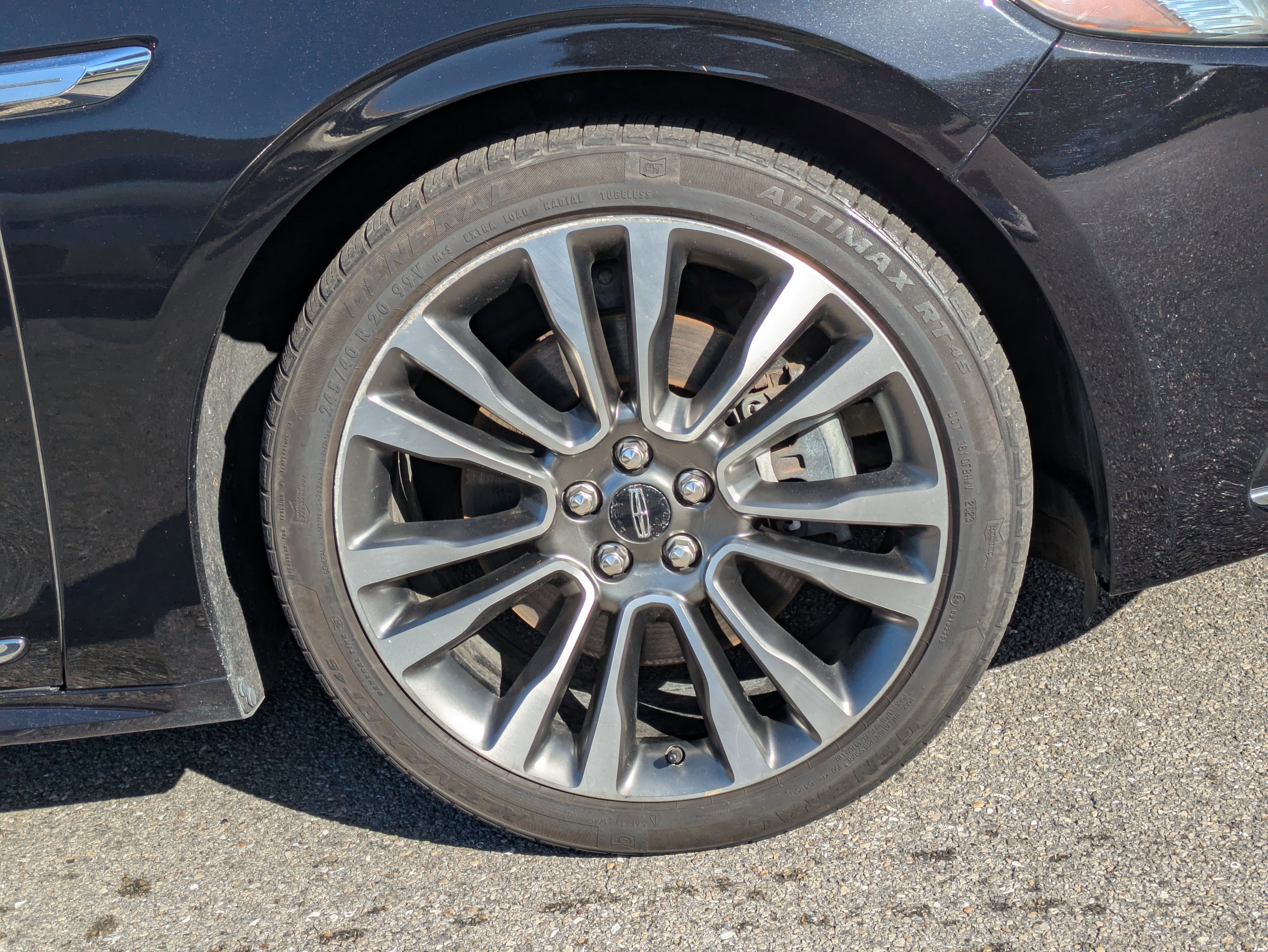 Used 2020 Lincoln Continental AWD w/ Premium Package image 11