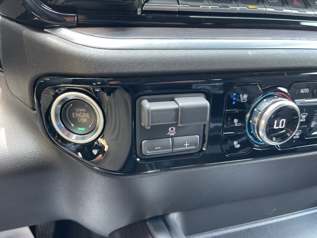 New 2025 GMC Sierra 2500 SLT w/ SLT Premium Package image 31