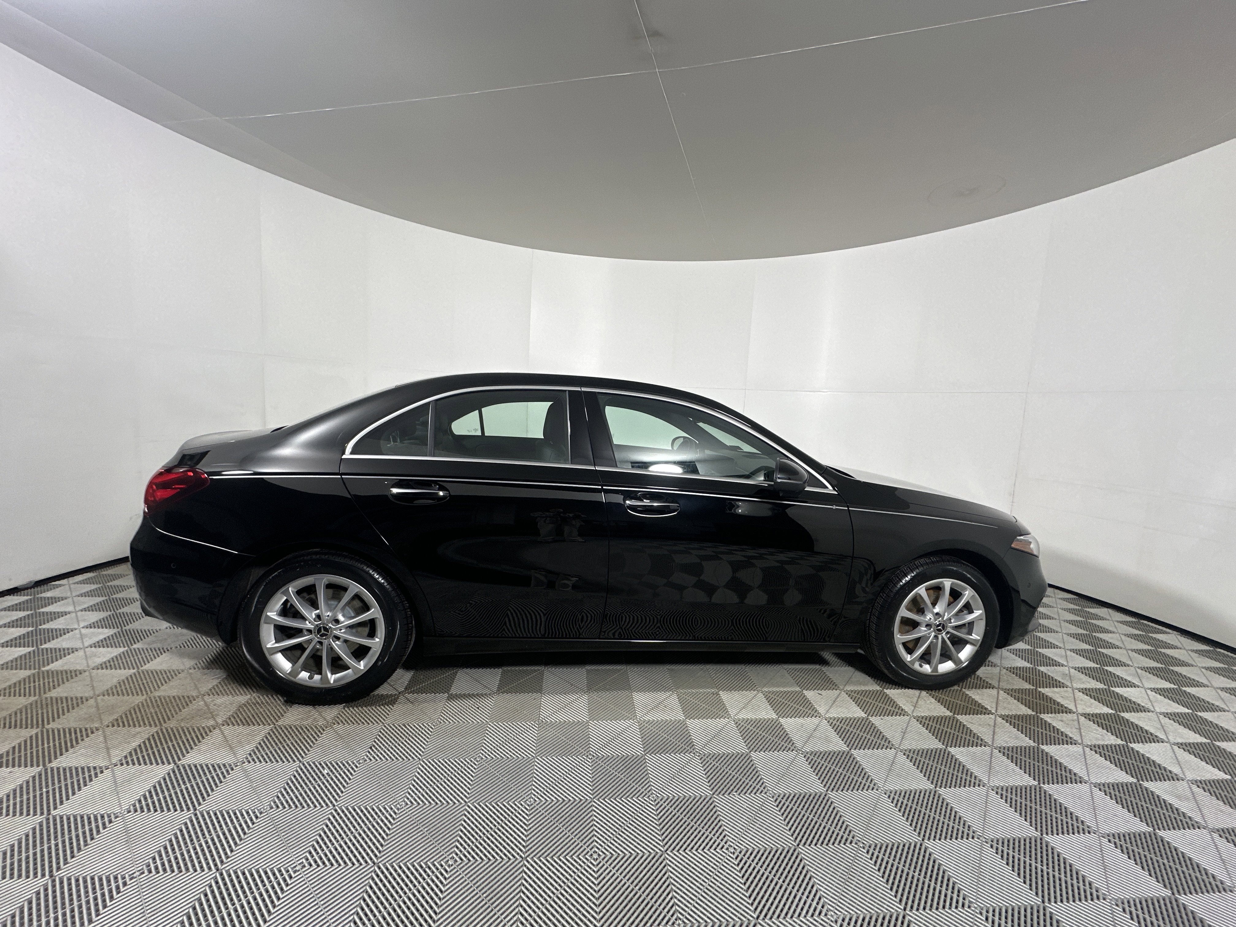 Used 2019 Mercedes-Benz A 220 image 8