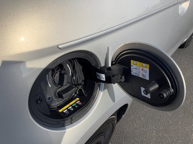 New 2025 FIAT 500 e image 27