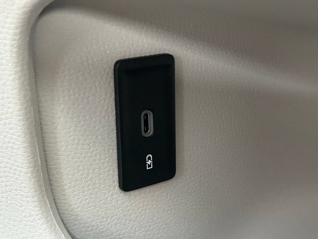 Used 2025 Volkswagen ID. Buzz Pro S Plus RWD image 55