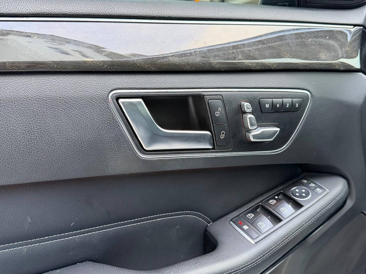 Used 2016 Mercedes-Benz E 350 Sedan w/ Premium Package image 10